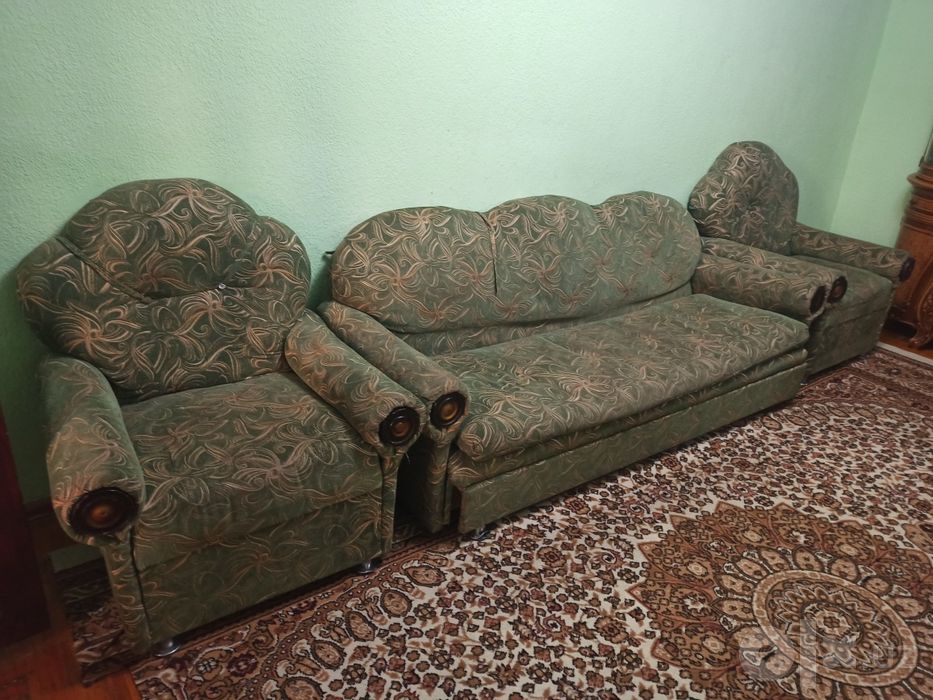 Divan va kreslolar sotiladi
