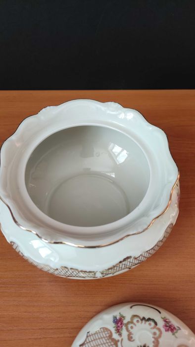 Голяма немска барокова захарница с цветя и злато