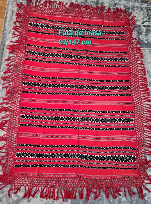 Fețe de masă tradiționale/ naproane