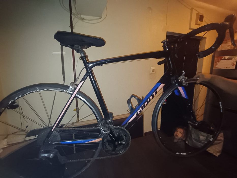 Vând bicicleta șosea