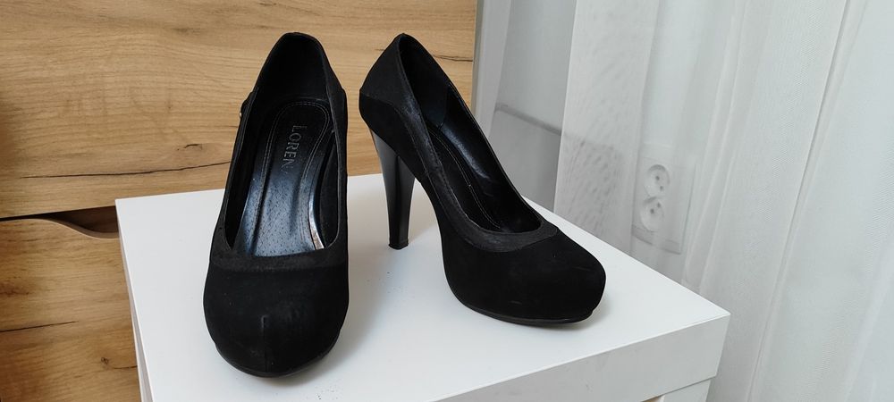 Продам недорого обувь б/у размер 35-36