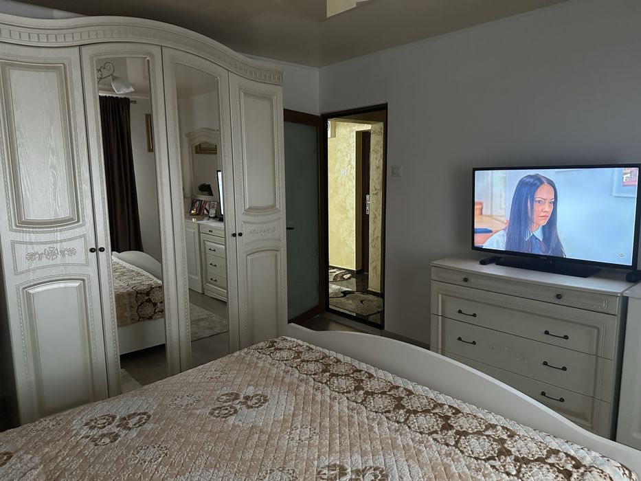 Apartament complet renovat și mobilat