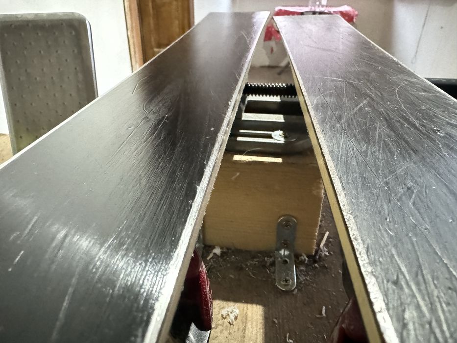 Reparatii ski/snowboard. Ceruire, ascutire, umplere