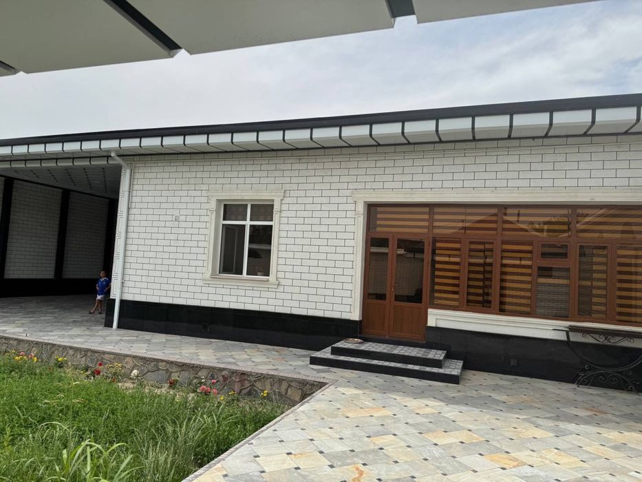 Navoiy viloyati Karmana Varq-1 dan kottej sotiladi. 6 sotix. 4 xonali