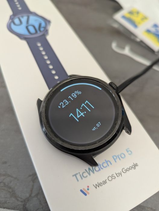 Продаю смарт часы Ticwatch Pro 5