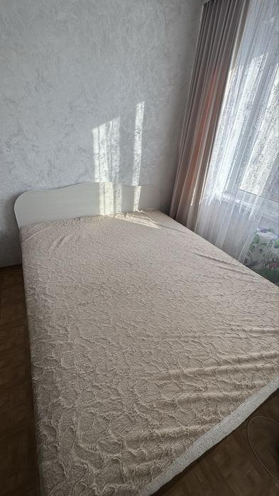 Продам двухспальную кровать
