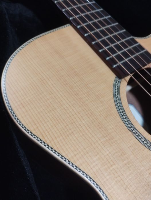 Ел.акустична китара"Kremona М25Е"