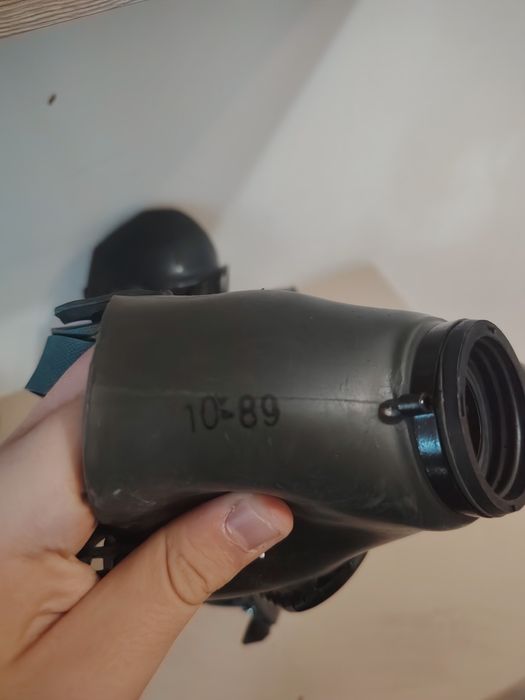 Vând masca de gaze M-74 model militar
