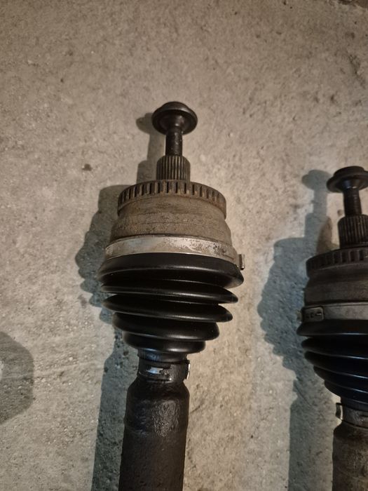 Полуоски за VW Passat, Audi A4 и Skoda Superb
