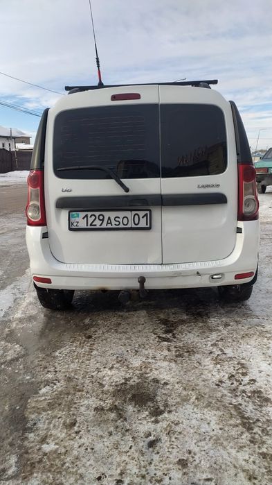 Продам машину ЛАРГУС 16 КЛАПАНА