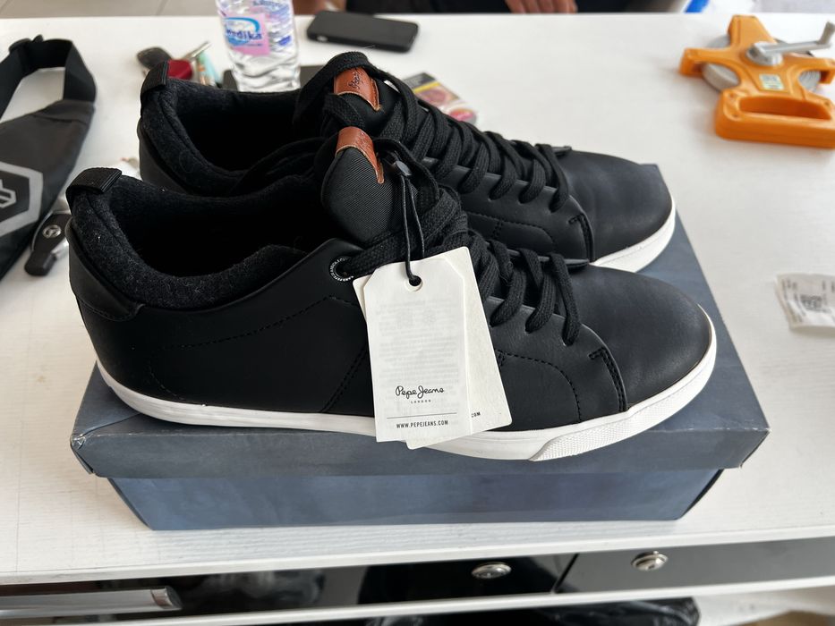 Чисто нови обувки Pepe Jeans