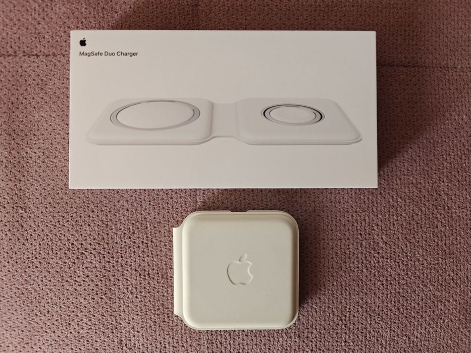 Apple MagSafe Duo безжично зарядно
