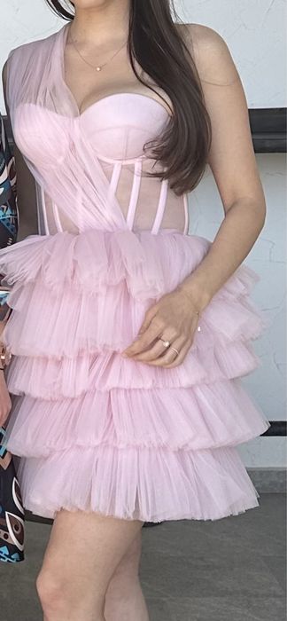 Rochie Ana Radu scurta, corset si detaliu pe umar