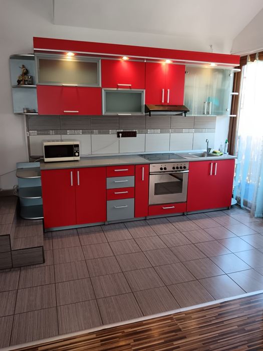 Inchiriez apartament Penthouse 100 mp in zona centrala cu jacuzzi, aer conditionat, 2 dormitoare