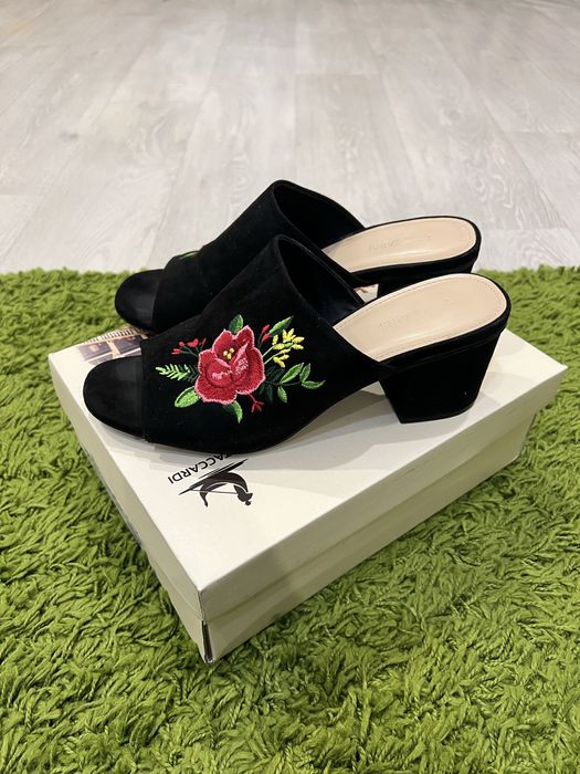 Туфли открытые 2000тг