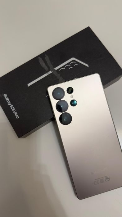 Продам Samsung s25 ultra 256 gb