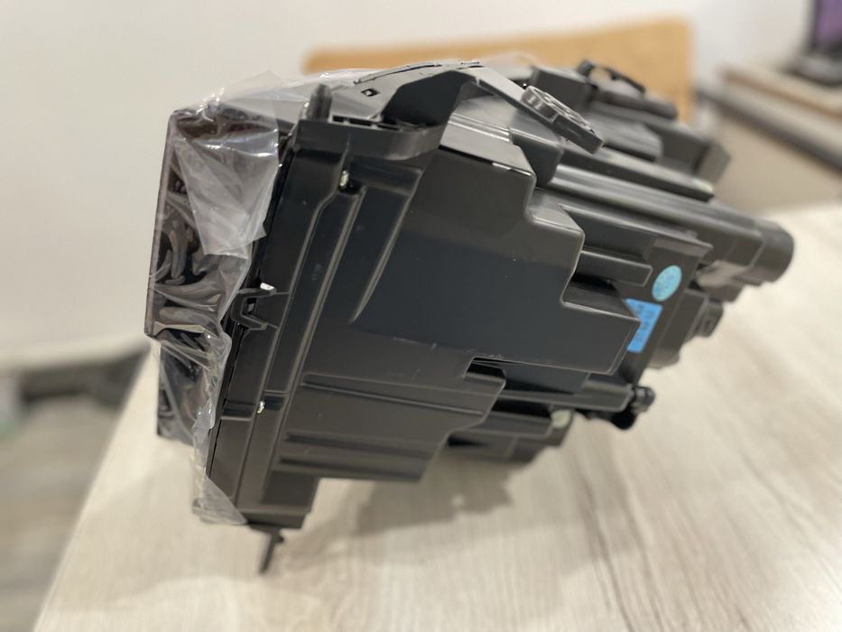 Фара передня правая TANK500