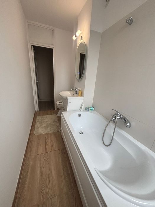 Închiriez Garsonieră