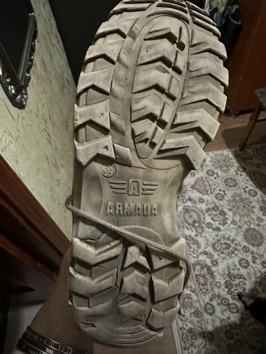 Продаются берцы 39 размер