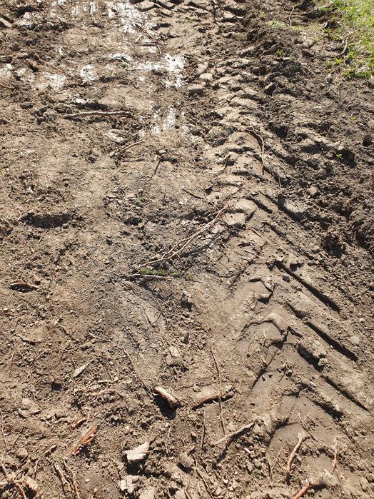 Pamant 5 mc ieftin incarcare pe loc urgent