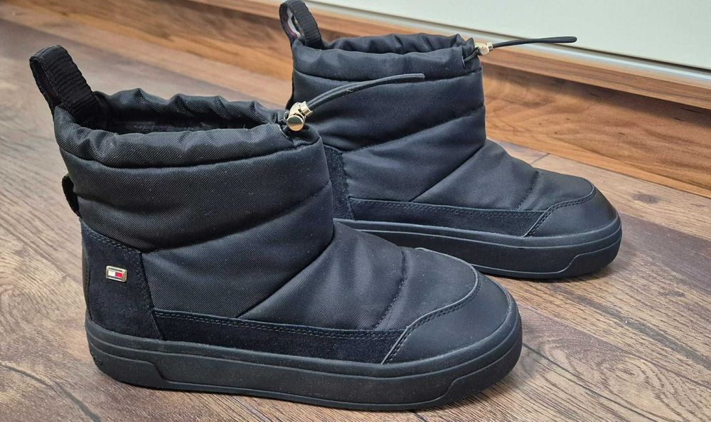 Черни апрески TOMMY HILFIGER