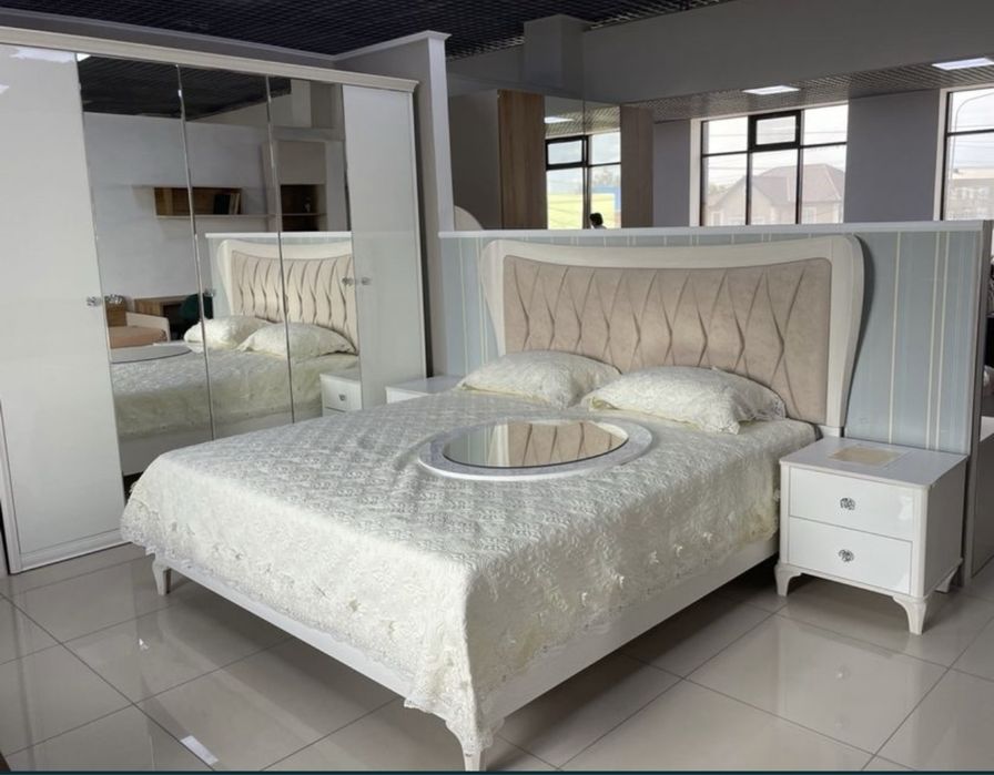 Продам спальный гарнитур