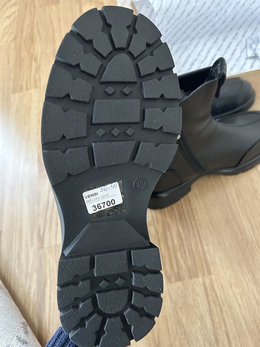 Продам новые зимние сапоги