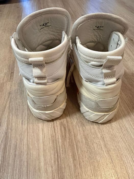 Off white vulcanized high