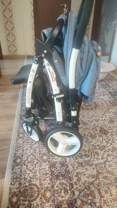 Детская коляска с ванночкой