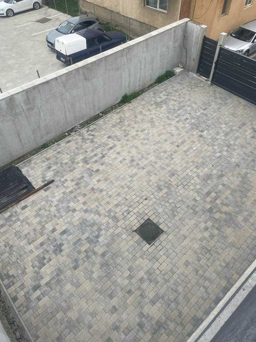 Cladire cu apartamente+spatiu comercial zona Shopping City Tg-Jiu