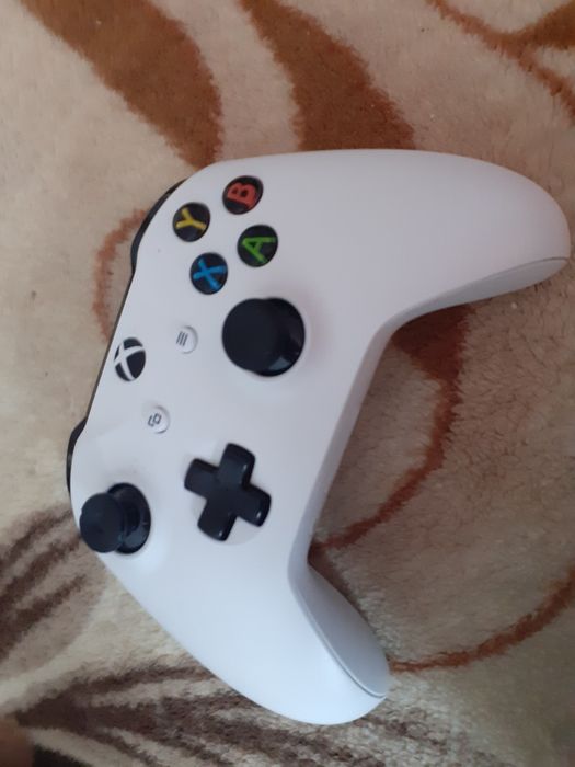 Xbox one cu volan thrustmaster