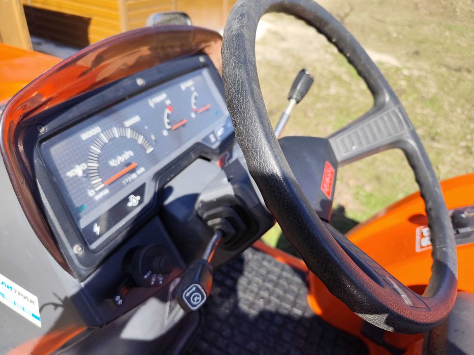 Трактор Kubota GT3 4х4 23 к.с. с мулчираща косачка и теглич
