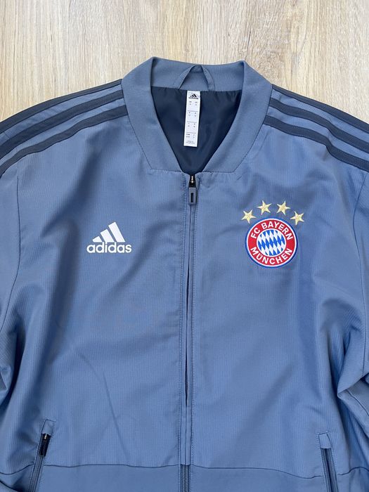 Оригинално горнище Adidas Bayern Munich – като ново!
