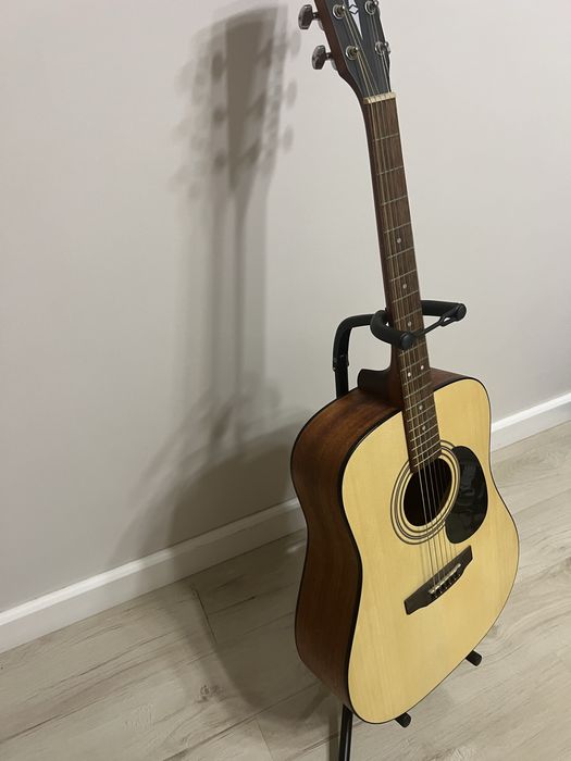 Гитара -новая акустическая