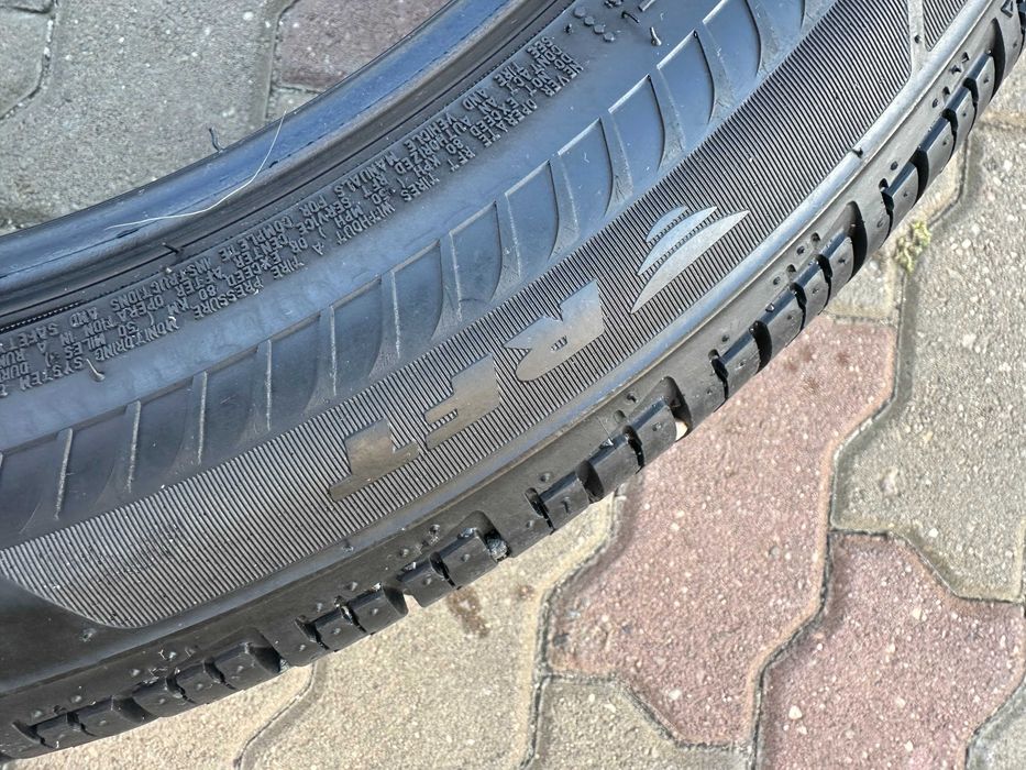Cauciucuri Bridgestone 225 50 R18 RFT Runflat Iarna M+S in stare exceptionala - se vand pentru ca am vandut masina