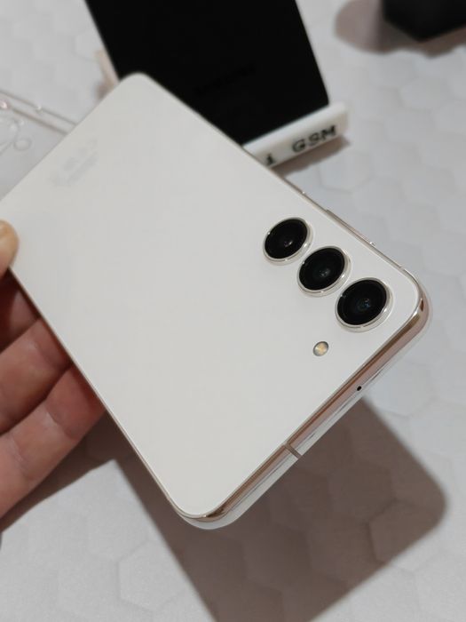 Samsung Galaxy S23 Plus 5G (Cream Edition) 512GB  Deosebit Ofertă Preț
