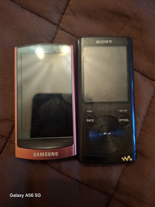 Vand  2  buc mp4 player