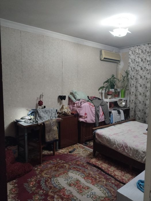 3 xonali, 1 qavatli uy sotiladi.
Narxi: 80 000 $, kelishish mumkin.