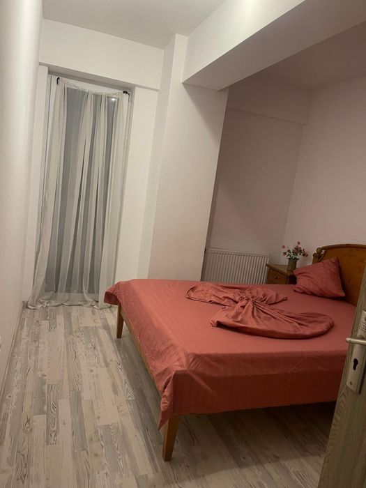 Inchiriem apartament termen lung