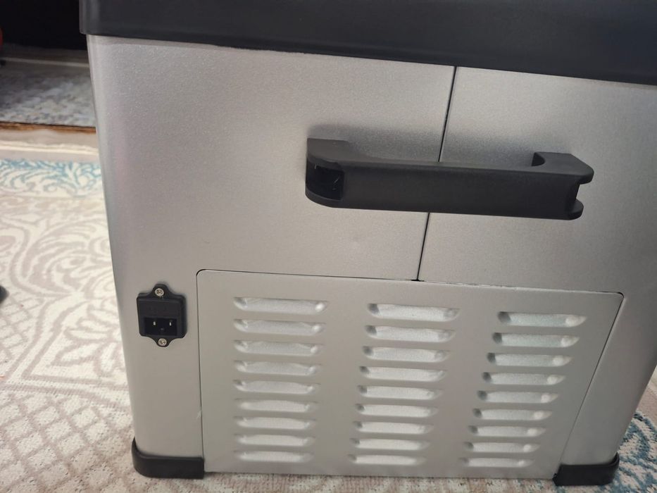 Продам новый авто холодильник