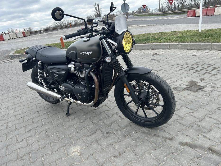 Triumph speed twin 900