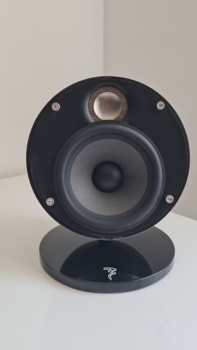 Vând 2 sateliți Focal Dome Compact speaker