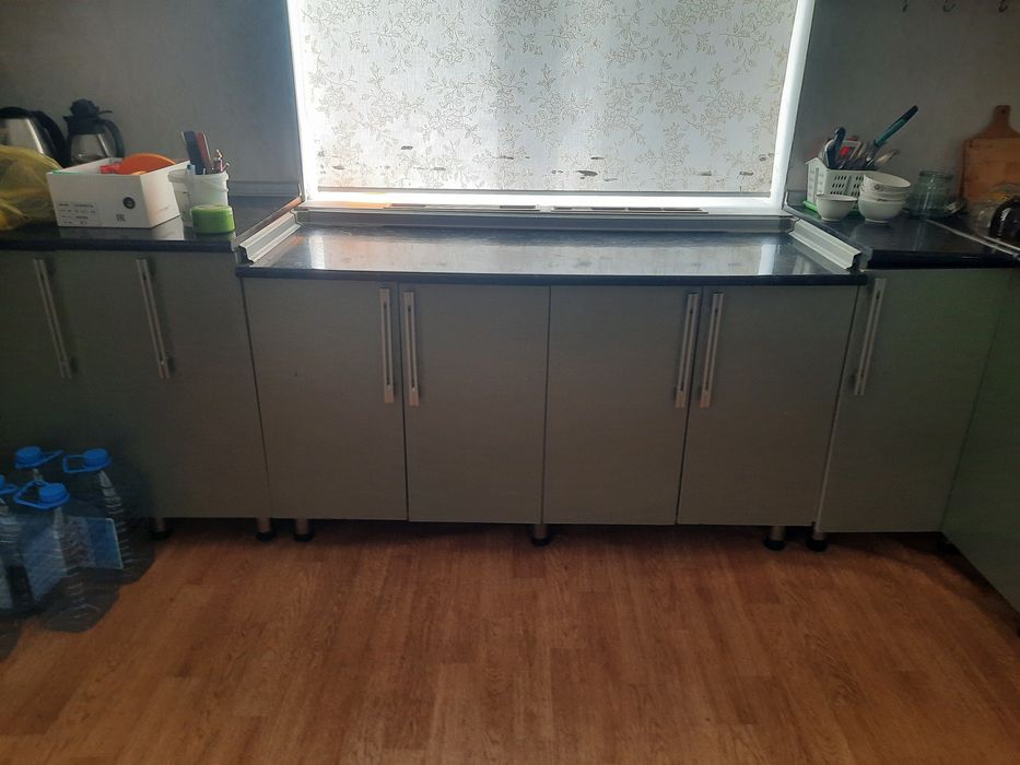 Продам встроенную кухню