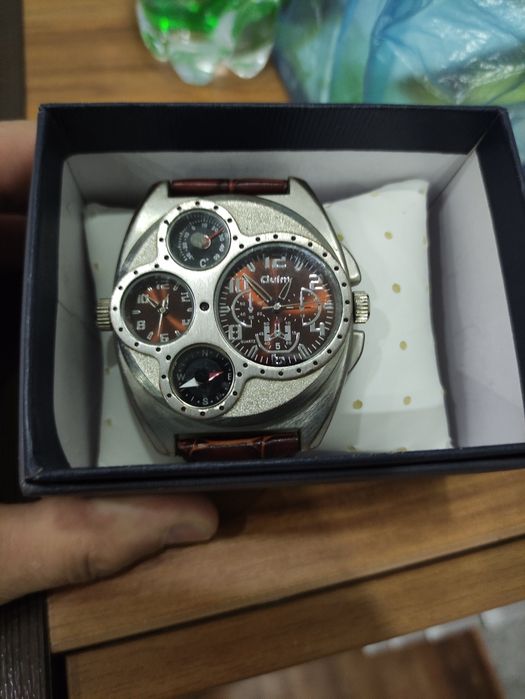 Часы наручные продам