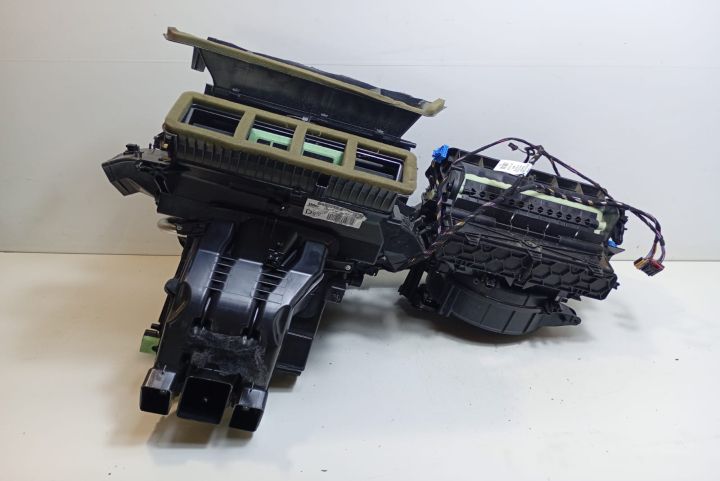 Aeroterma Ansamblu sistem climatizare 5WB816005F Volkswagen VW T-Roc