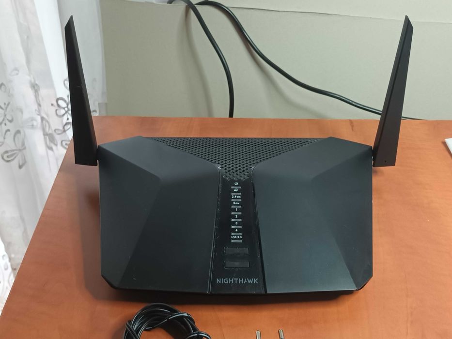 Router Wireless NetGear RAX40 Nighthawk Dual-Band AX4  Wi-Fi 6 AX3000