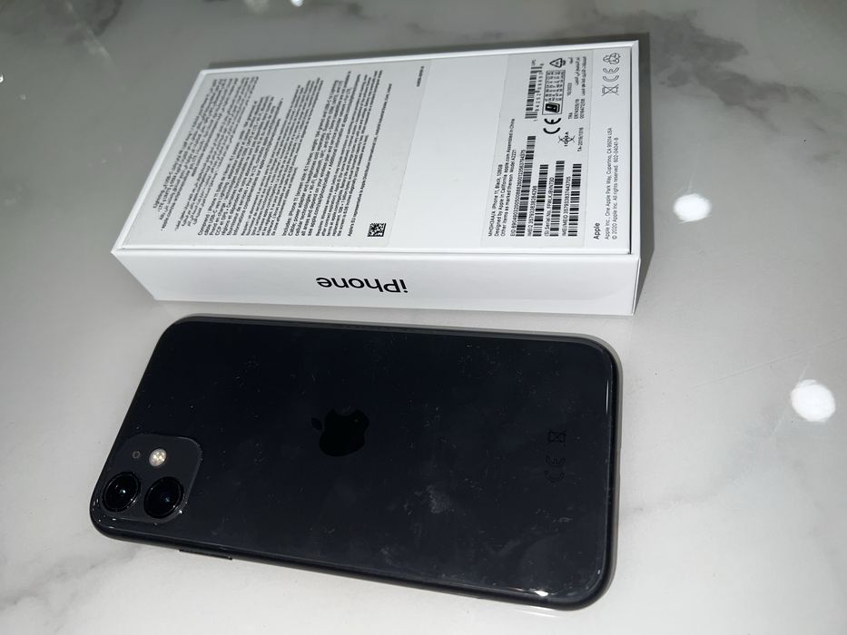 iPhone 11  128 GB с коробкой