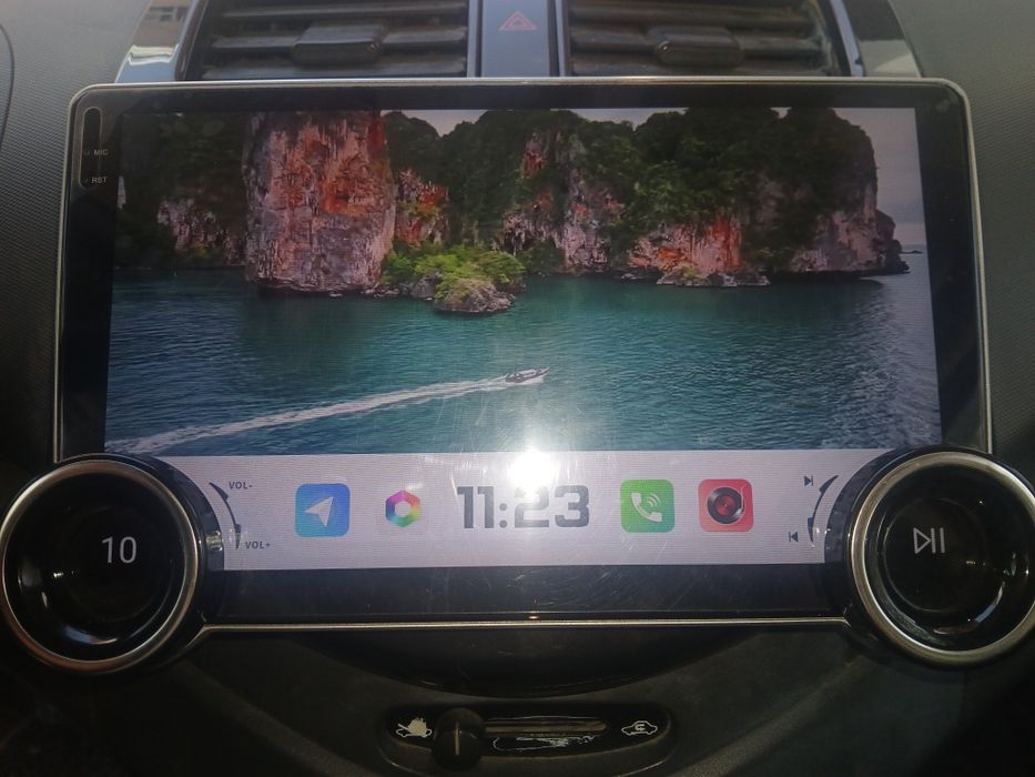 Авто Монитор сотилади, нархи 1 миллион