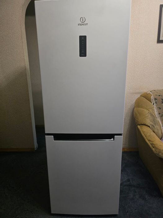 Холодильник Indesit с системой No Frost