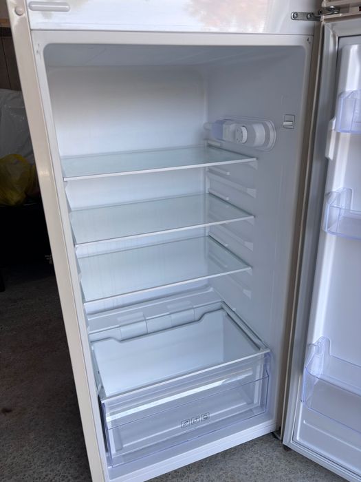 Frigider cu congelator Fram